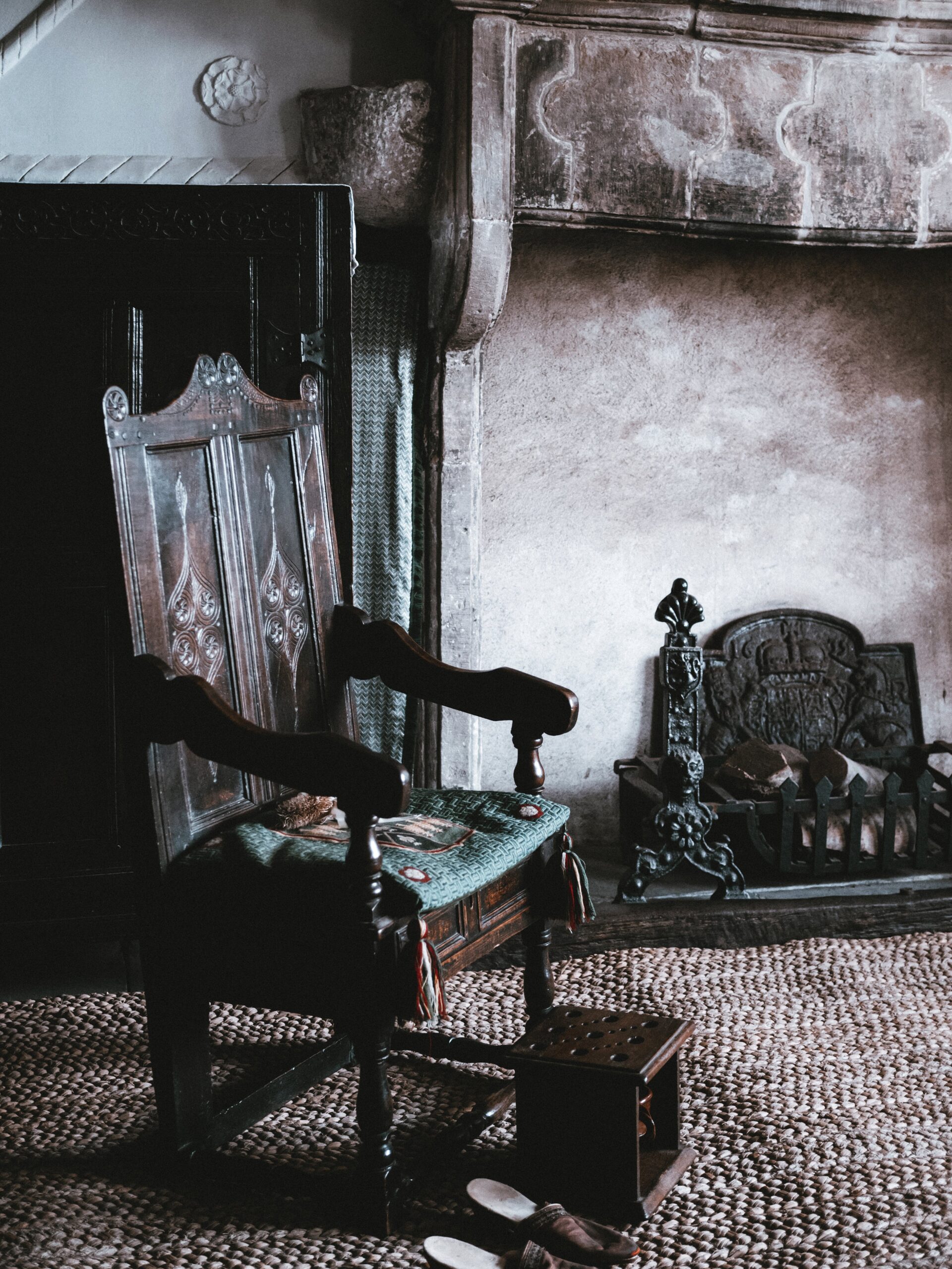 Image of an Elizabethan living room interior